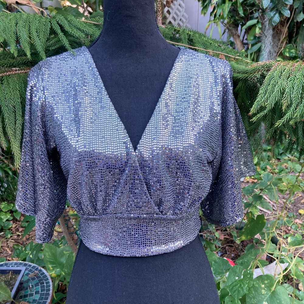 Forever 21 sequin crop top M